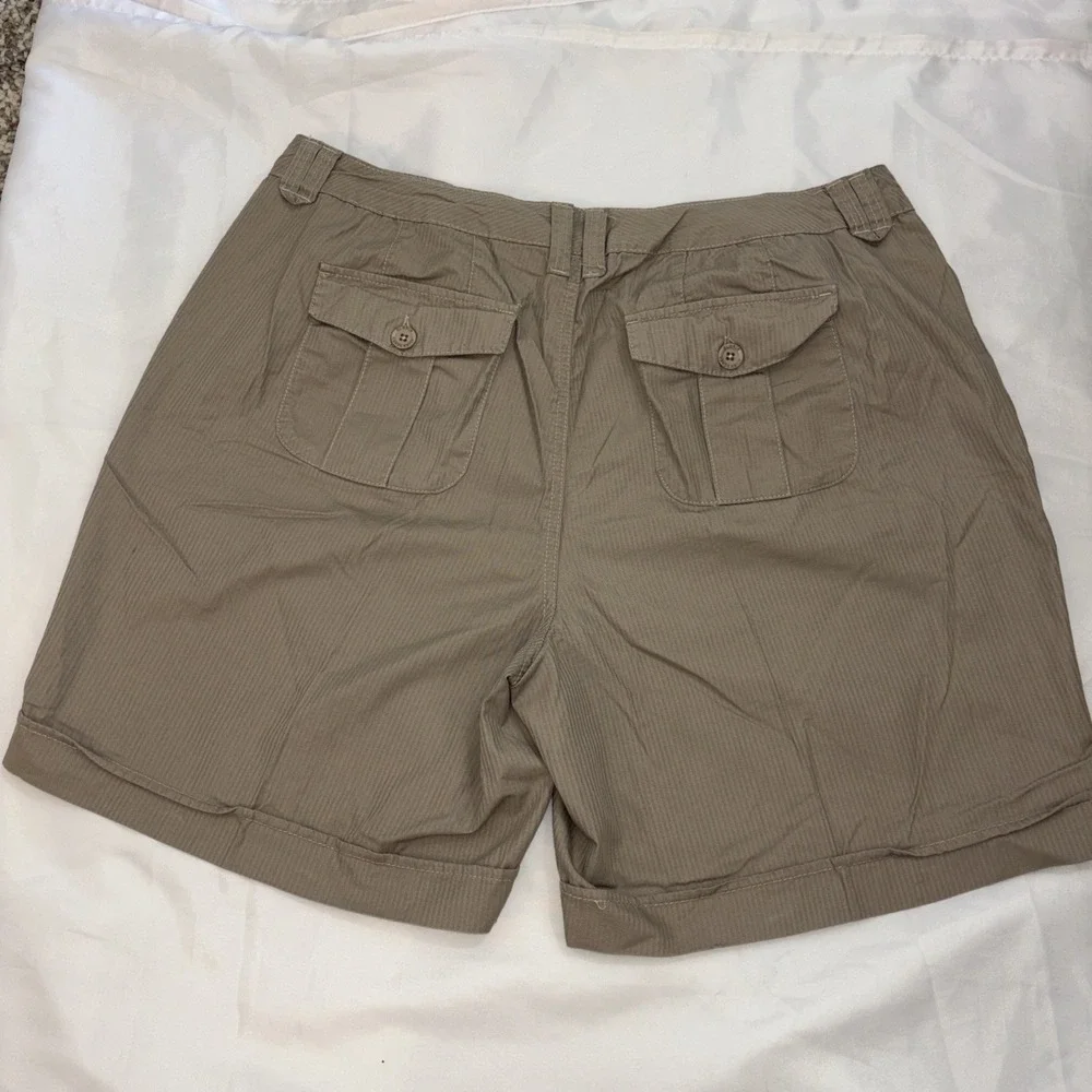 2010 Gloria Vanderbilt Ellyn Short Sz. 16 W Khaki